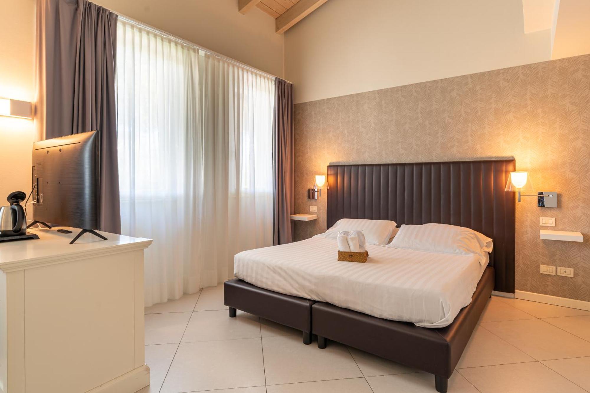 Hotel Monastero & 4*