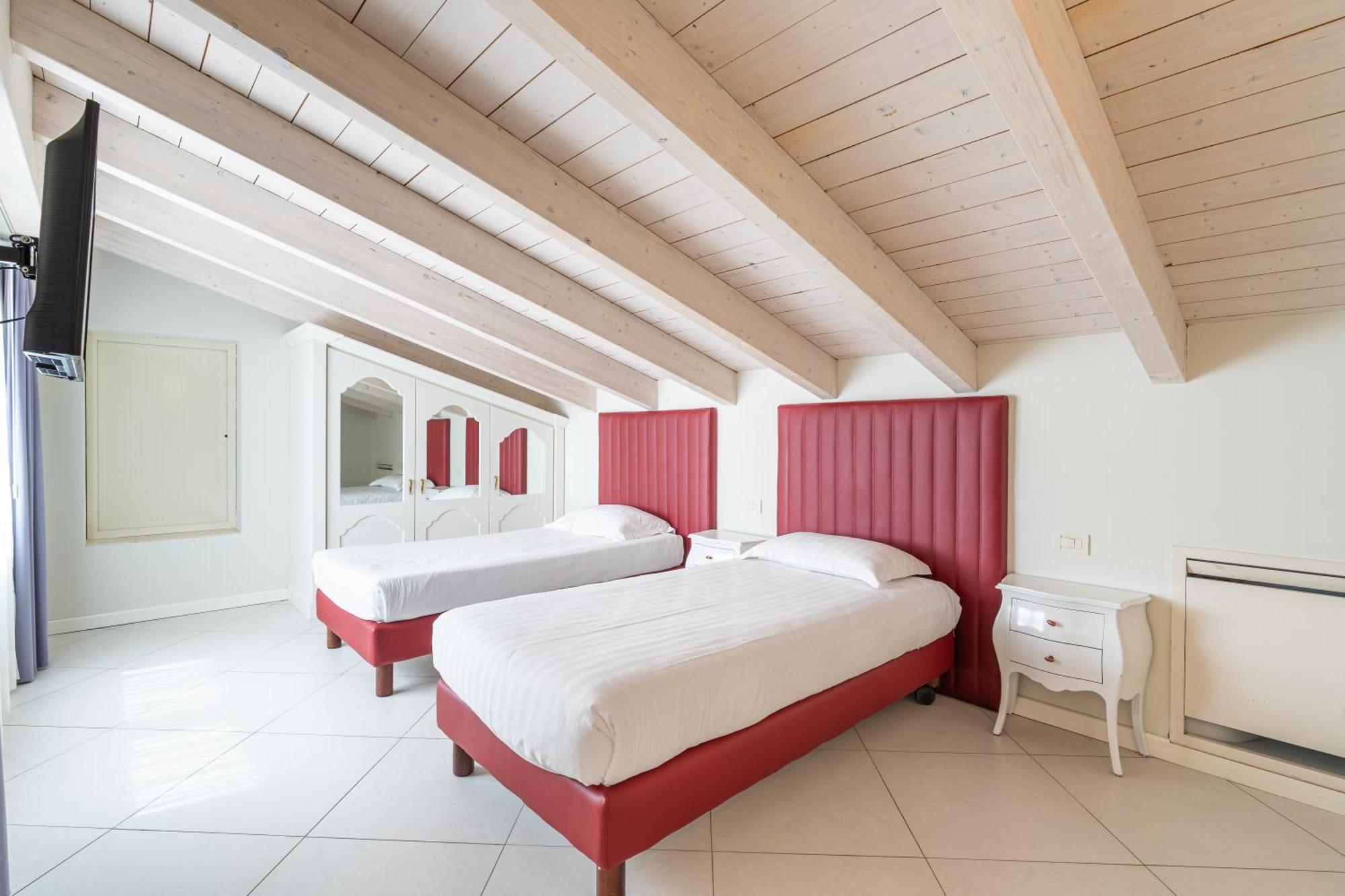 Hotel Monastero & 4*
